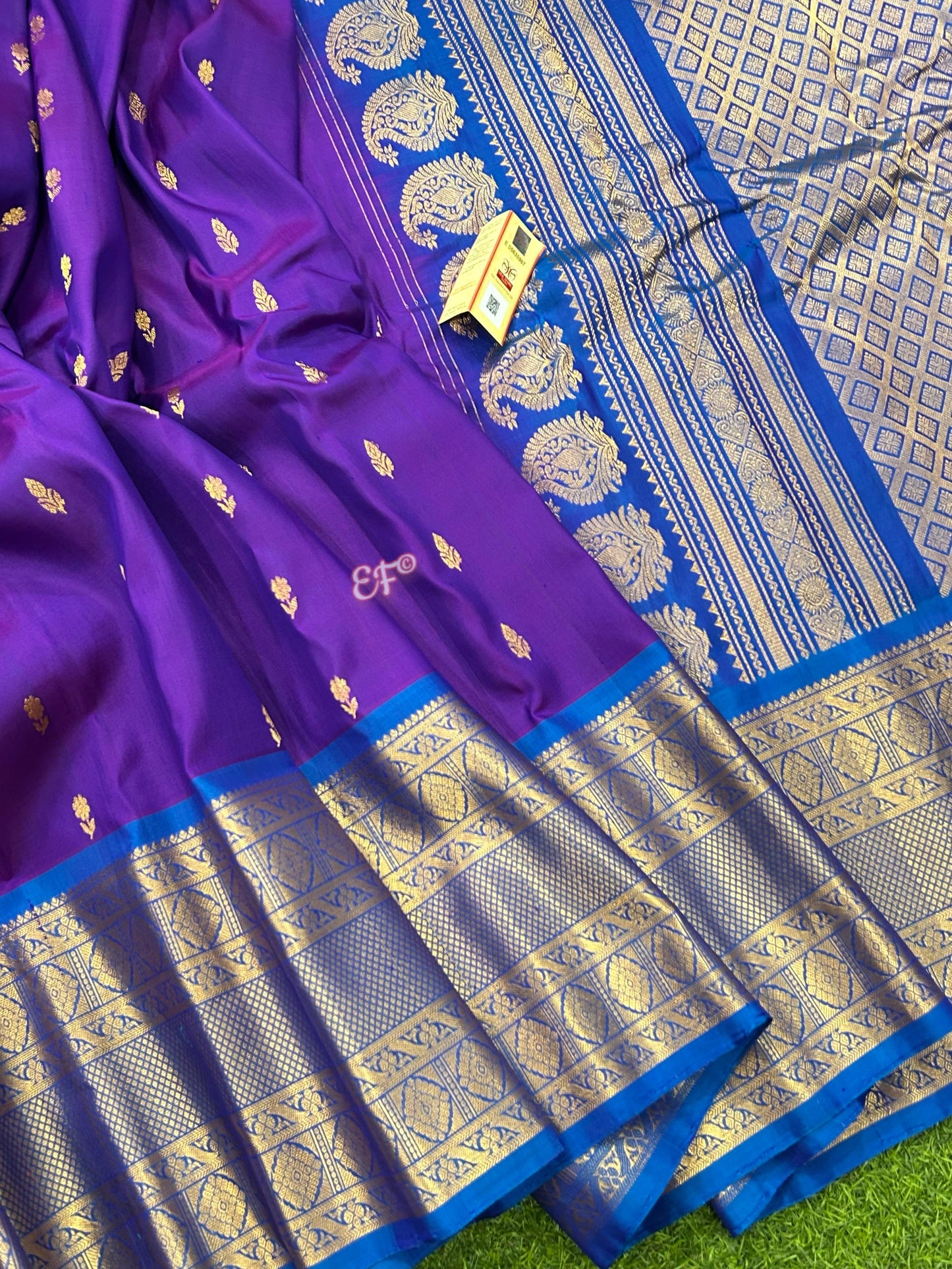 Bridal and Traditional Pure Handloom Double Warp Gadwal Pattu Sarees