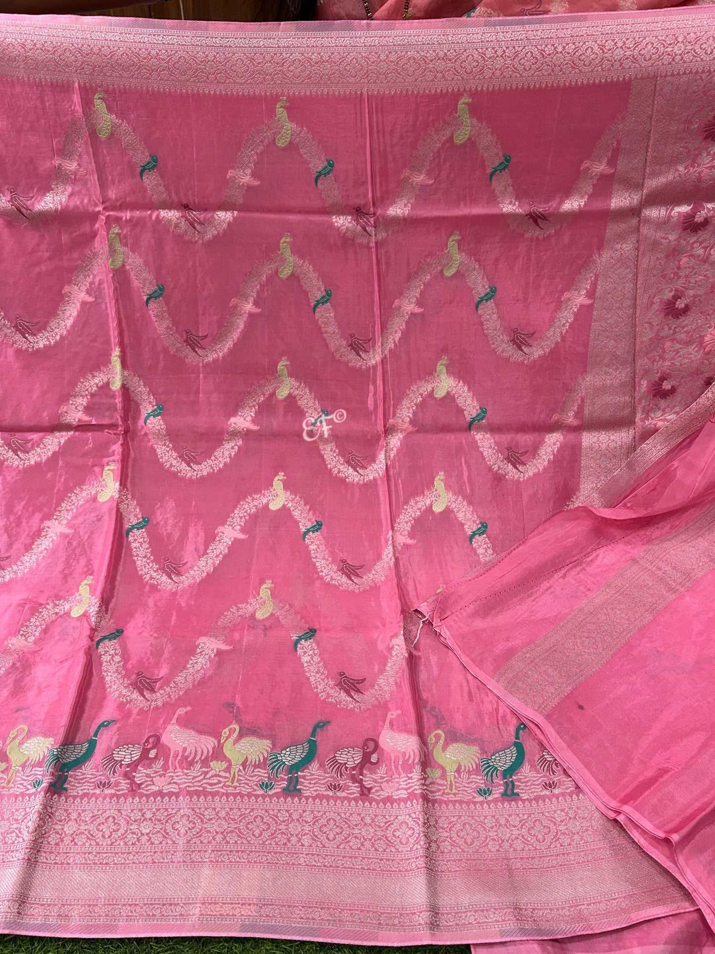 Pure and Lightweight Handloom Victoria Crape Silk Sarees