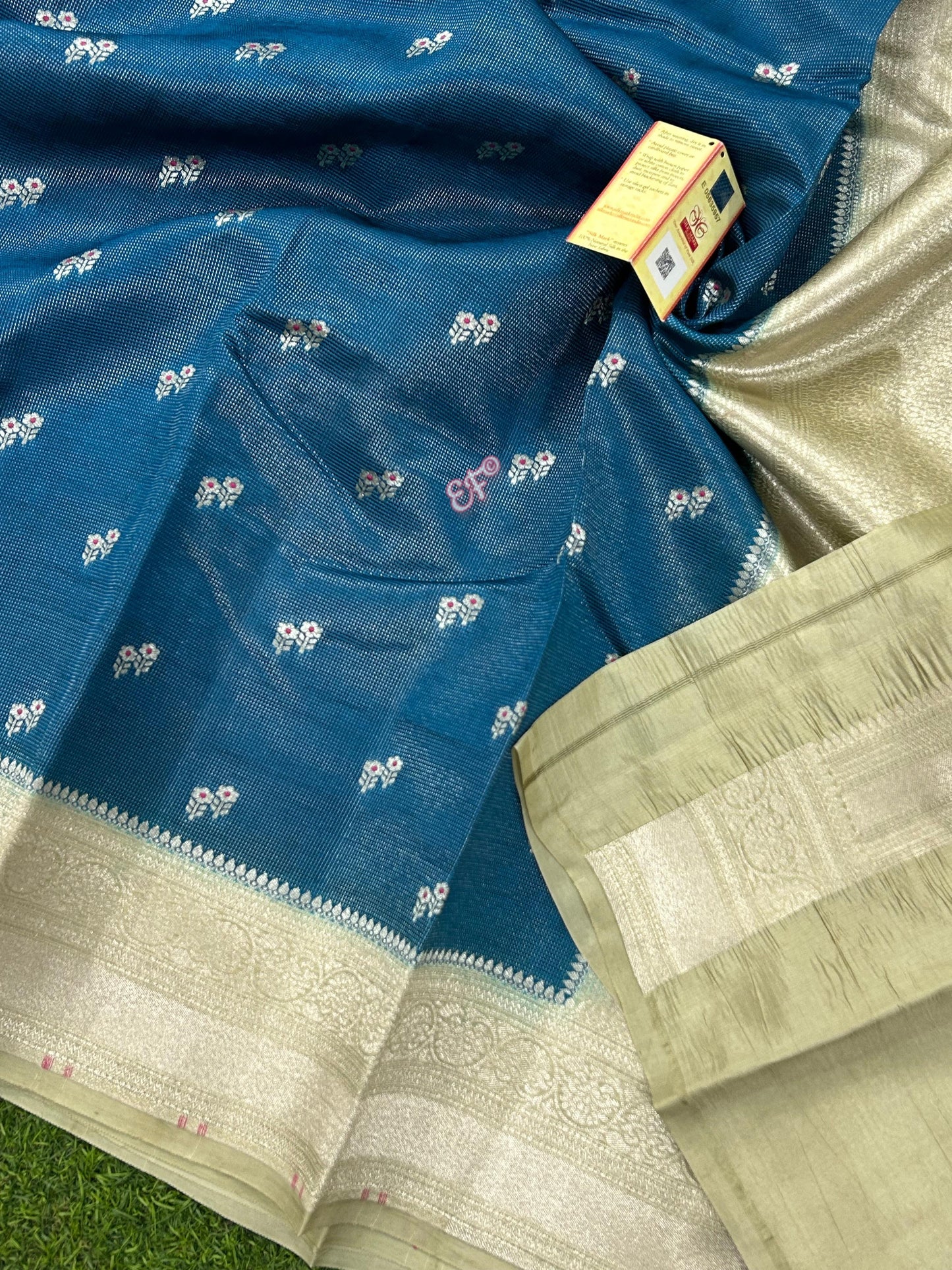 Exclusive Pure Handloom Banarasi Iktara Green Mango Pattu Sarees